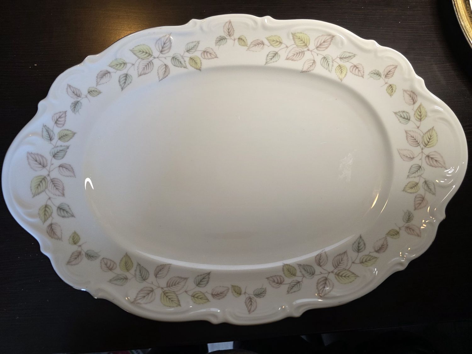Mitterteich Bavaria Falling Leaves 12 in serving dish 69