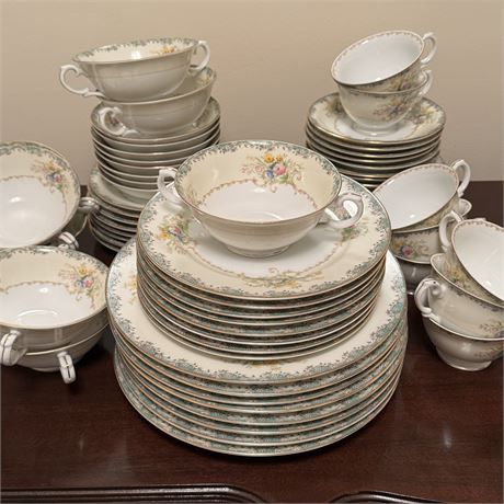 Meito China Elegant Hand Painted 7-Piece Service for 8 (Japan)