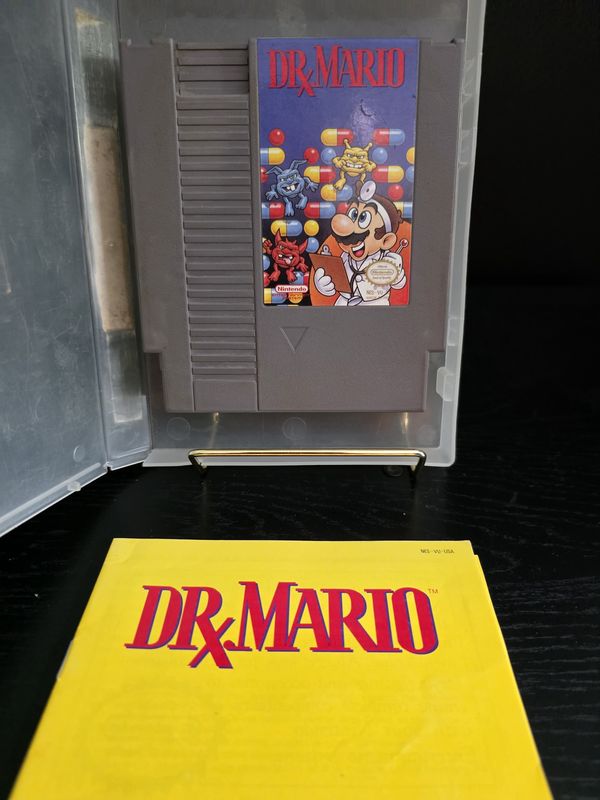 Dr. Mario - Nintendo Entertainment System NES 1985