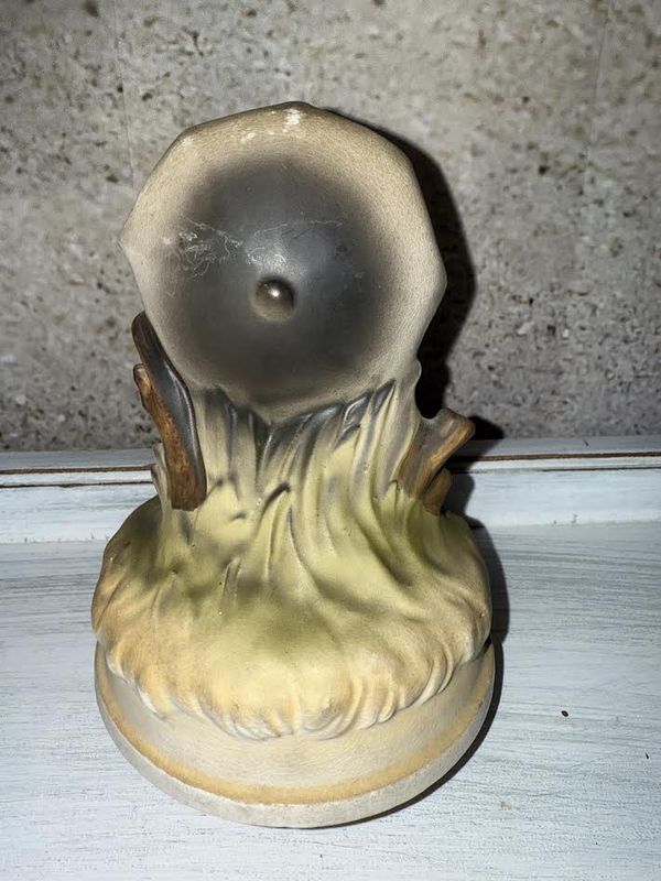 VTG Sankyo Rotating Ceramic Music Box “Hummel” Kids Under Umbrella Works