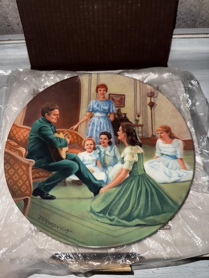 Edelweiss Sound of Music Collectors Plate with COA- Knowles