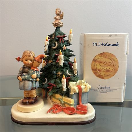 1998 &quot;Christmas Surprise&quot; Musical 2-Piece Hummelscape Set - 7.5&quot;H