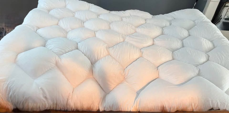 New Mattress cover 60x80 small rip shown in pic
