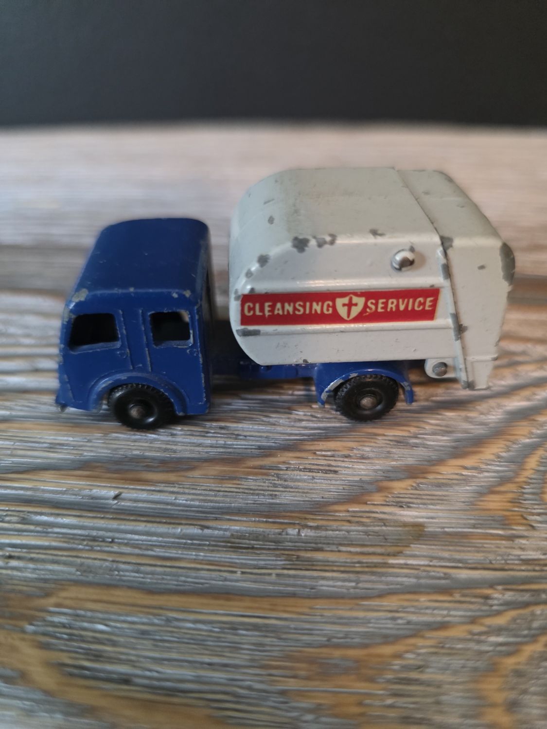 Matchbox Lesney No.15 Tippax Refuse Collector Truck Gray Trash Truck