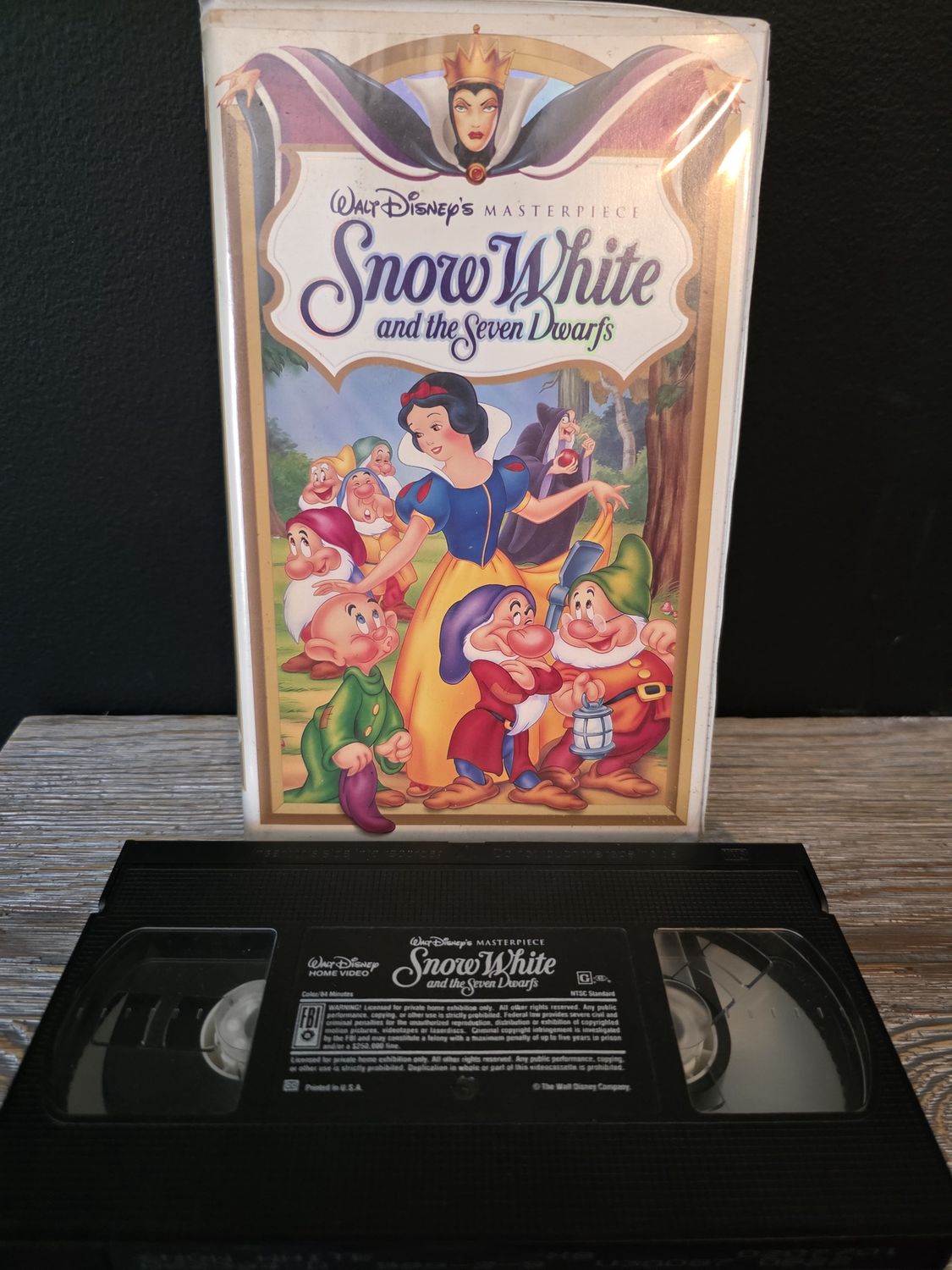 Snow White and the Seven Dwarfs (VHS, 1994, Clam Shell)