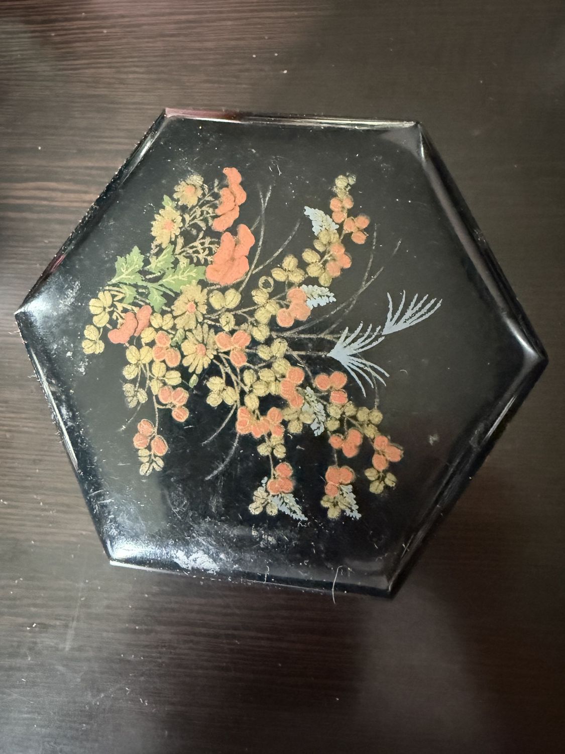 BLACK LACQUERWARE HEXAGON BOX