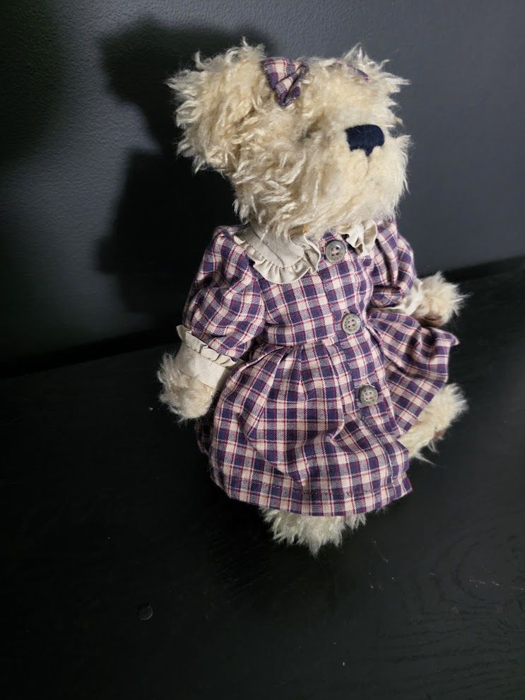10&quot; Boyds Bears Baileyanne Bearhugs Archive Collection With Tag and Stand