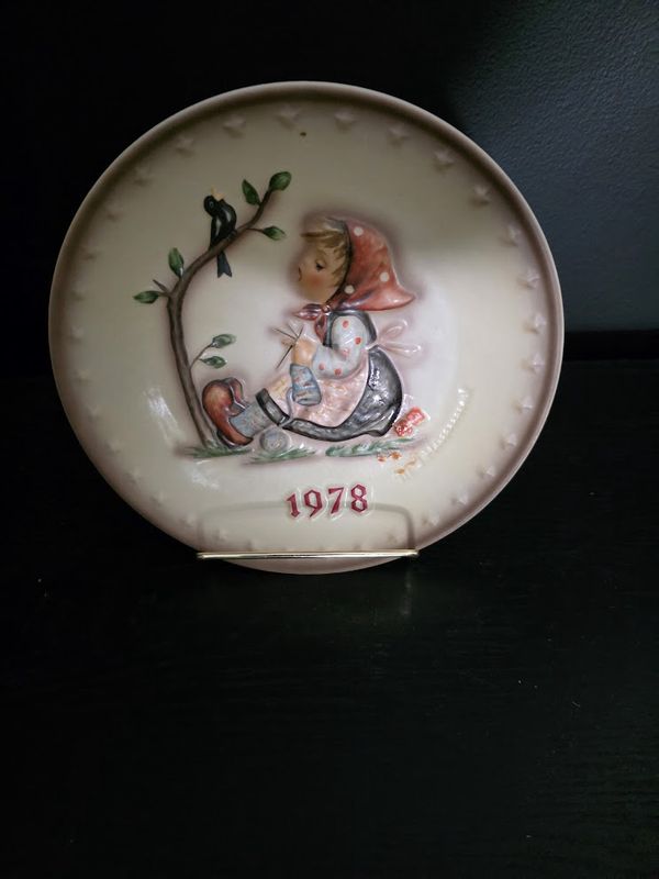 Goebel, vintage 1978 MJ Hummel 8th annual plate