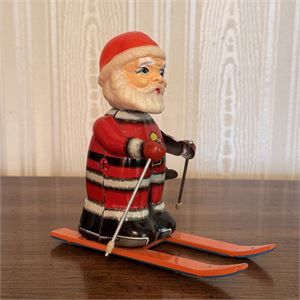 Vintage Santa Claus Tin Litho Wind Up Toy!