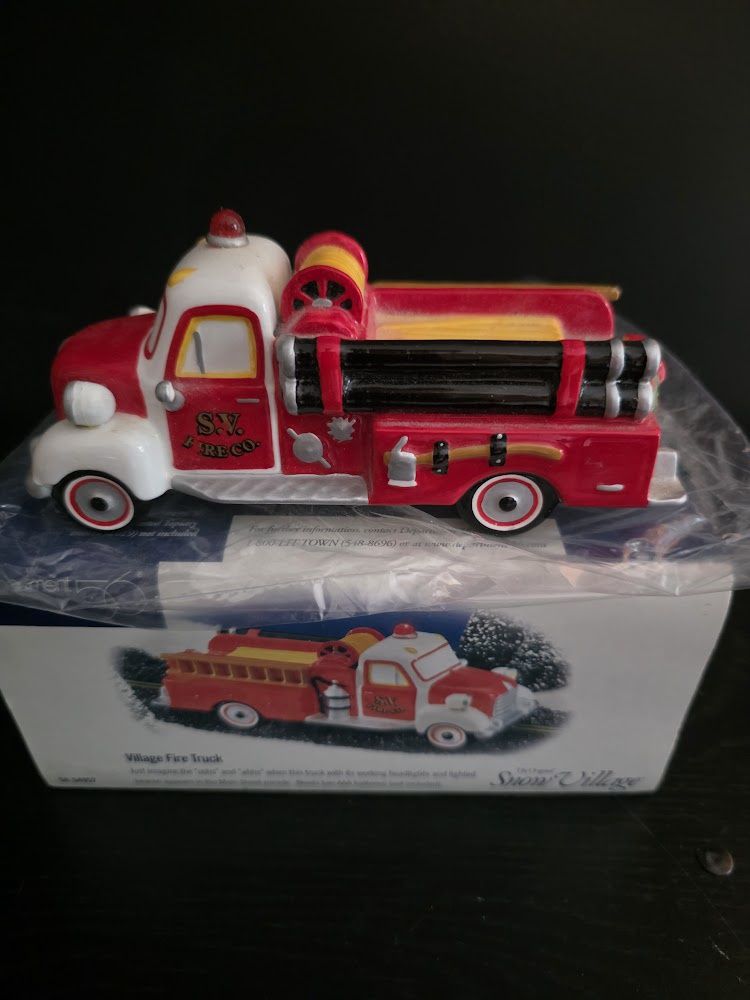 Dept 56 Village Fire Truck 56.54952 with box