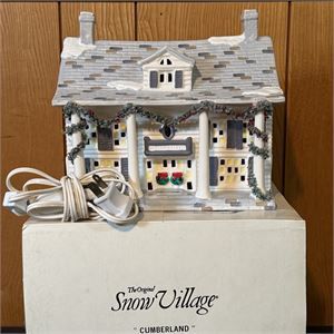 Dept 56 Snow Village Cumberland House #50245 w/Box &amp; Light (1987)