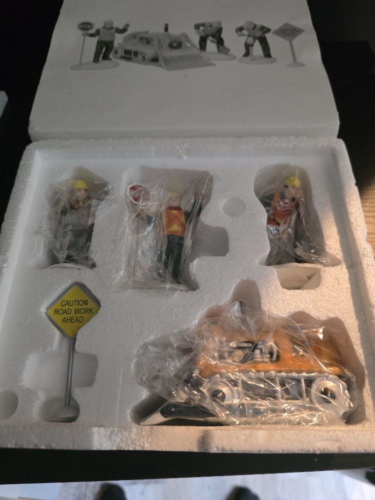 Dept 56 The Original Snow Village &quot;Men At Work&quot; 54894 5-Piece Set