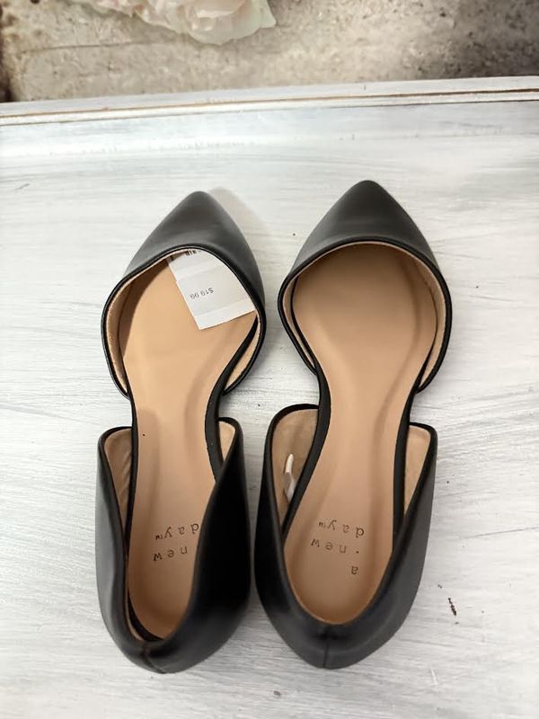 A New Day Juliet Black Flats with Memory Foam Insert Size 8