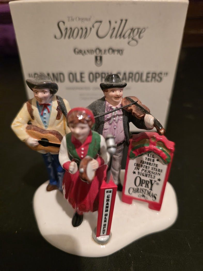 Department 56 Snow Village Grand Ole Opry Carolers #54867 retired