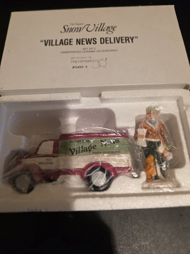 Dept 56 Snow Village VILLAGE NEWS DELIVERY Excellent Condition Orig Box 54593