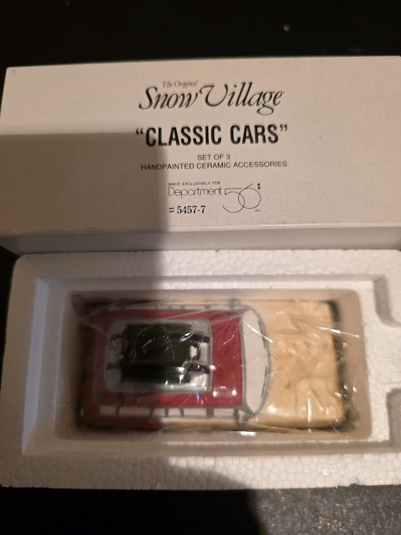 Dept 56 &quot;Classic Cars&quot; Station Wagon
