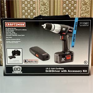 Craftsman 19.2 Volt Cordless Drill/Driver w/ Accessory Kit
