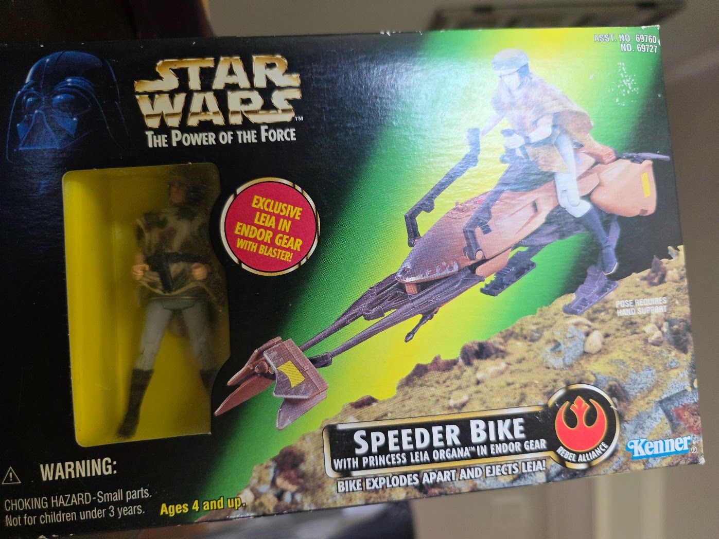 Star Wars 1997 POTF Speeder Bike with Princess Leia Organa in Endor Gear