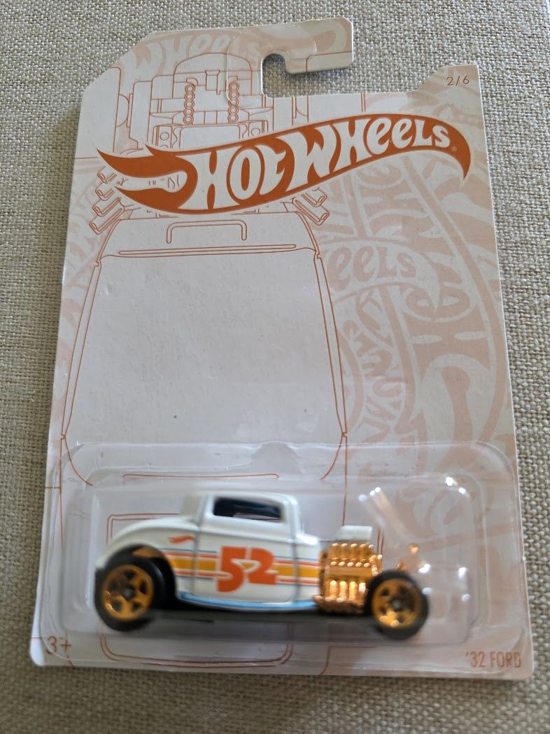 HOT WHEELS 2020 52nd ANNIVERSARY PEARL AND CHROME 32 Ford