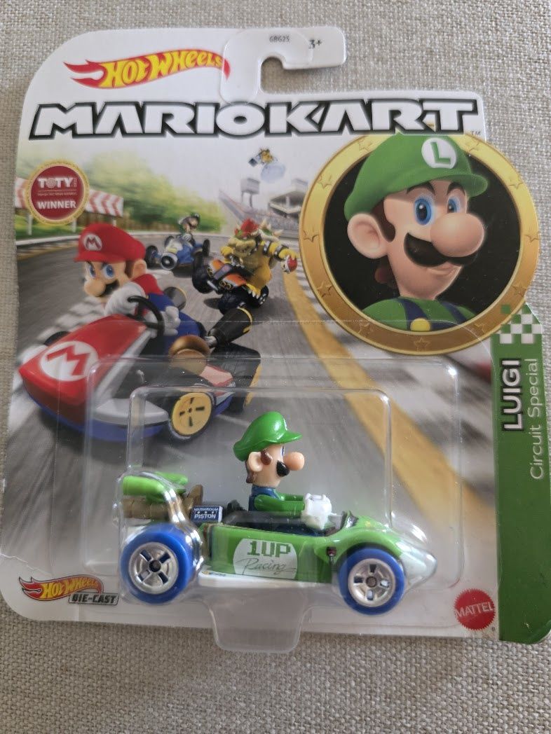 NEW Mattel GRN18 Hot Wheels Mario Kart 1:64 LUIGI Circuit Special Diecast Car