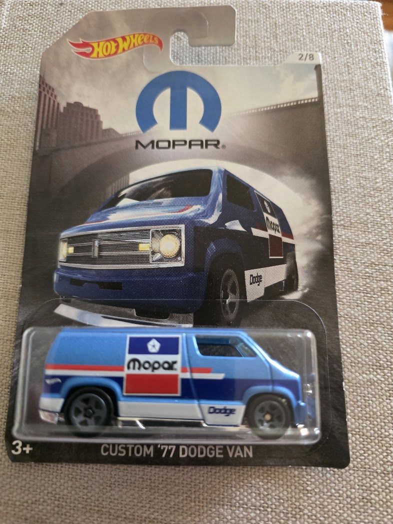 Hot Wheels Mopar Series Custom '77 Dodge Van
