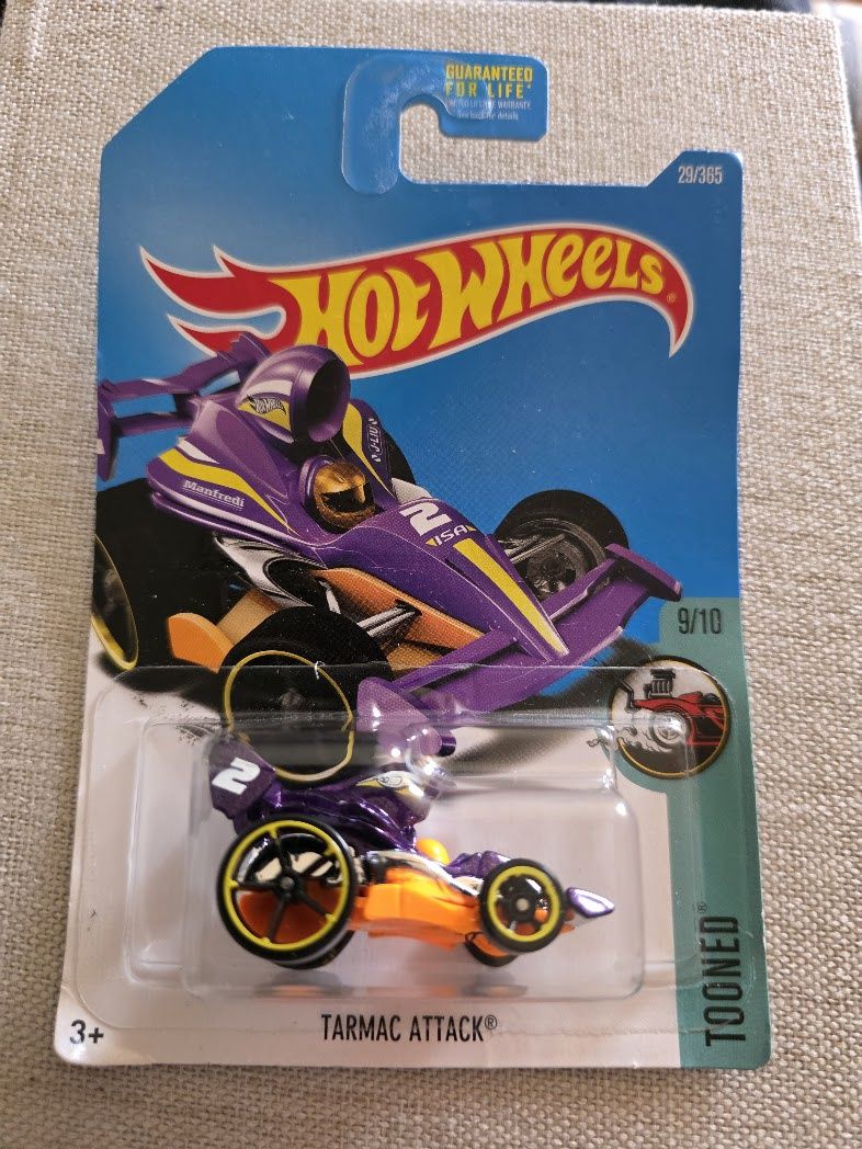 Hot Wheels 2015 Tooned TARMAC ATTACK (Purple) #29