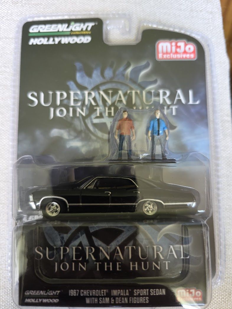 Supernatural Greenlight 1967 Chevy Impala Sport Sedan W/ Sam &amp; Dean Figures MiJo