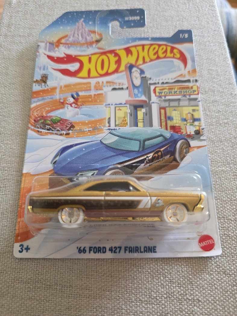 Hot Wheels 66 FORD 427 FAIRLANE 1:64 New in Box