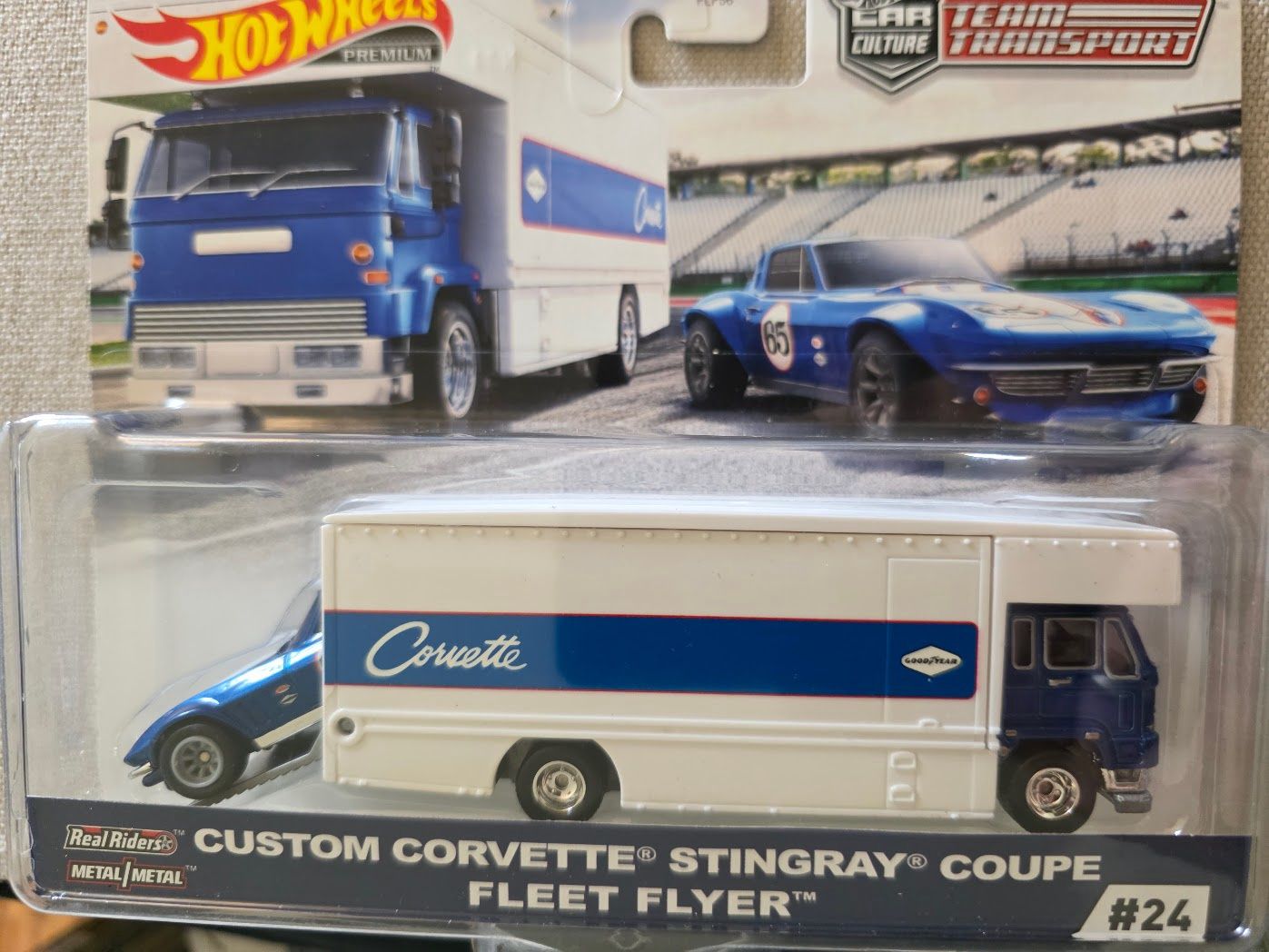 Hot Wheels Premium Team Transport Custom Corvette Stingray Coupe Fleet Flyer