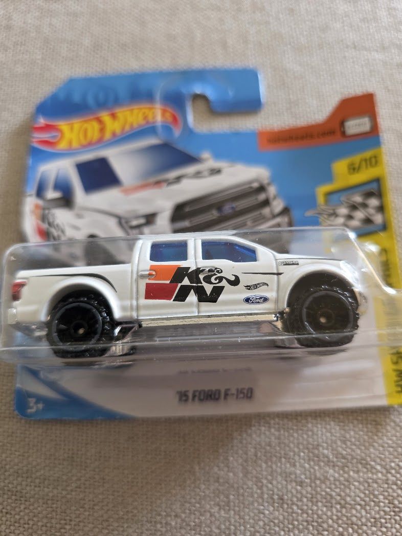 2018 Hot Wheels '15 Ford F-150 White K &amp; N Livery HW Speed Graphics 6/10