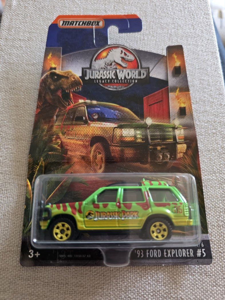 2017 Matchbox Jurrasic World Legacy Collection: *93 FORD EXPLORER*