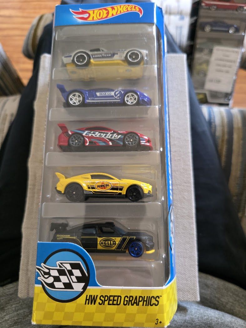 Hot Wheels Speed Graphics 5-Pack / New / 2016