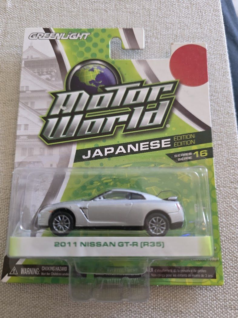 GREENLIGHT 1:64 MOTOR WORLD SERIES 16 2011 NISSAN GT-R R35 Diecast Car 96160