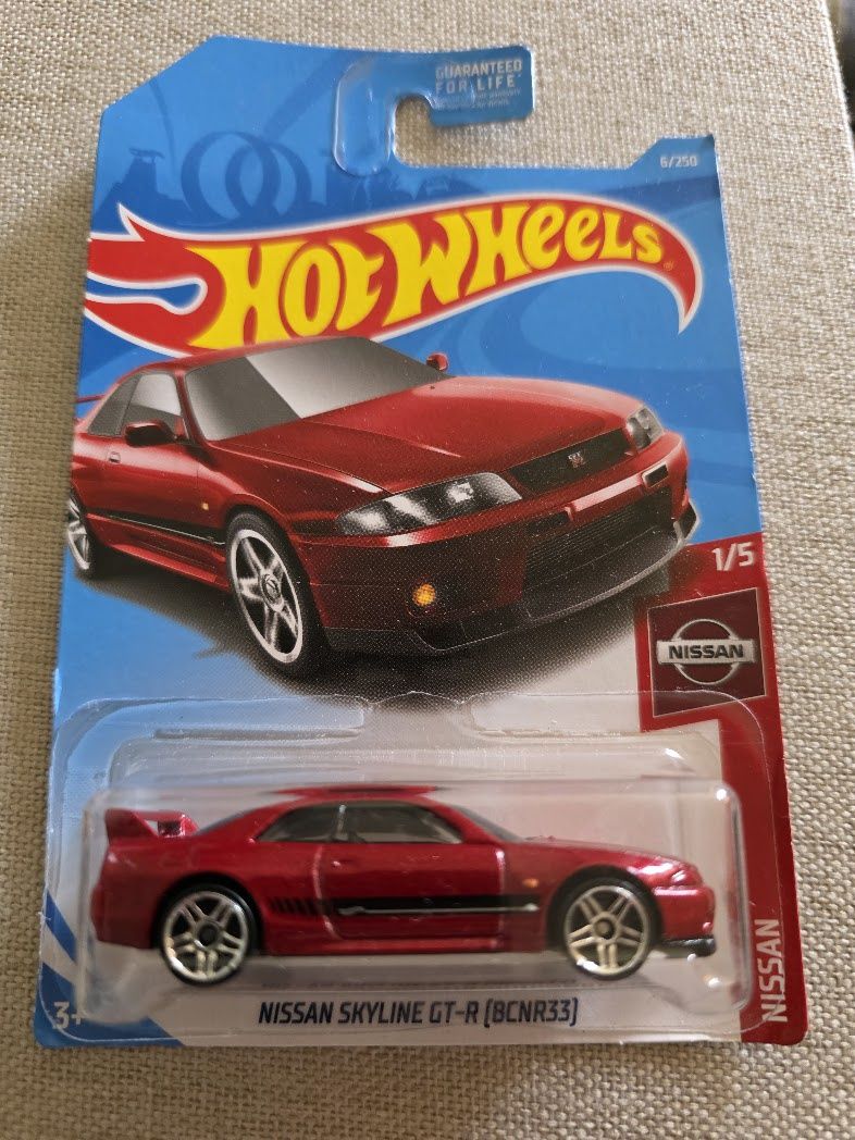 2017 Hot Wheels Nissan Skyline GT-R (BCNR33) #6/250 Red