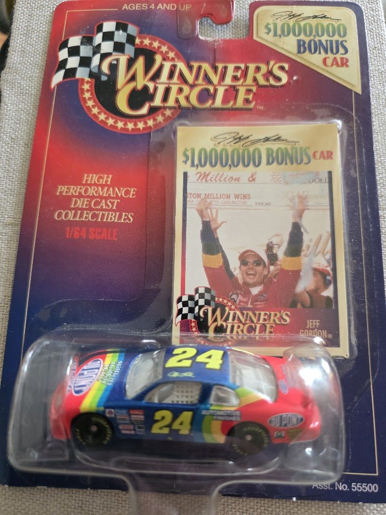 1997 1/64 Winners Circle #24 Jeff Gordon “DuPONT” Chevy 1,000,000 Bonus Car