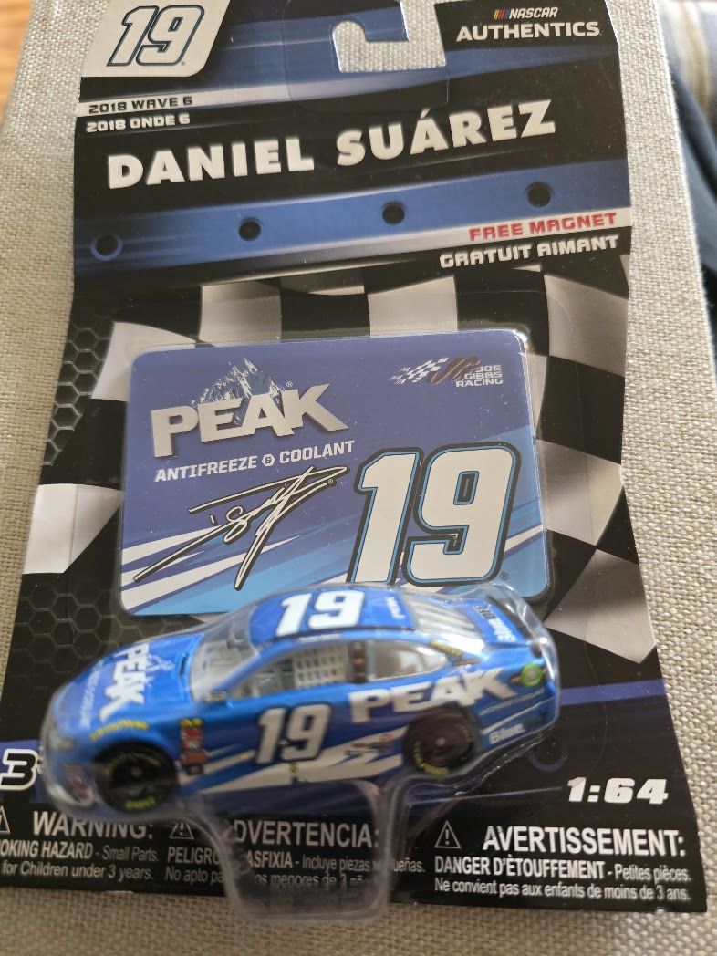 Daniel Suarez #19 Peak 1:64 Toyota NASCAR Authentics 2018 Wave 6 Lionel