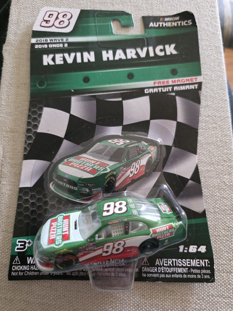 NASCAR Authentics Kevin Harvick #98 Hunt Brothers Pizza 1:64 2018 Wave 2 Xfinity