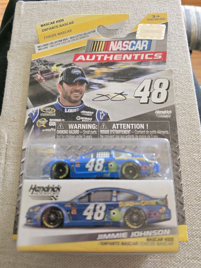 AUTHENTICS 1/64 JIMMIE JOHNSON 2014 #48 NASCAR KIDS BUILD AND GROW