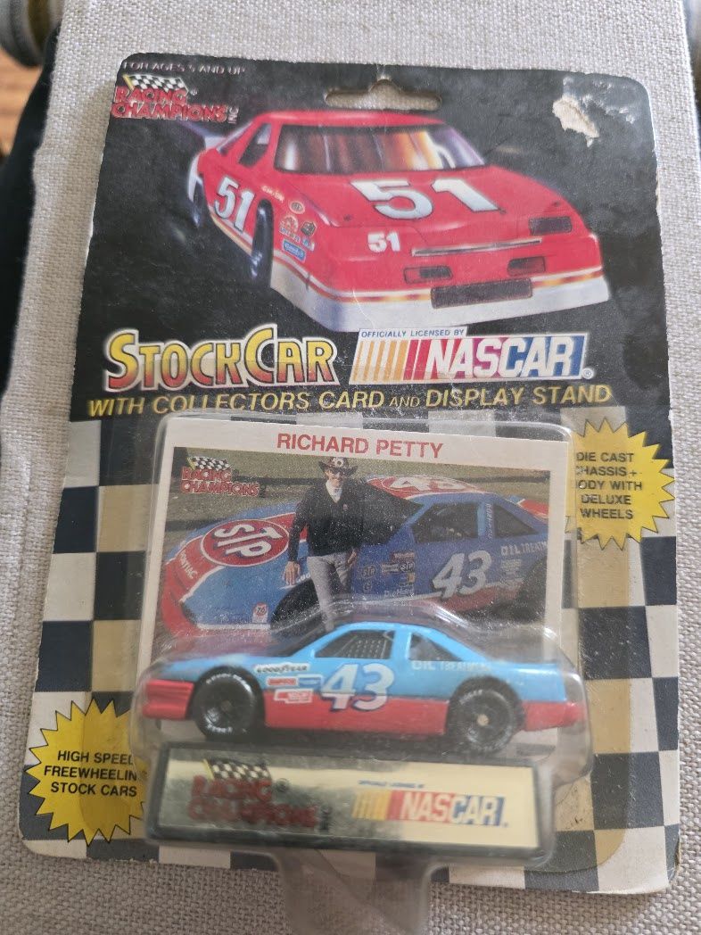 Racing Champions 1:64 Diecast #51 ROWDY BURNS EXXON Sterling Marlin Stock Car