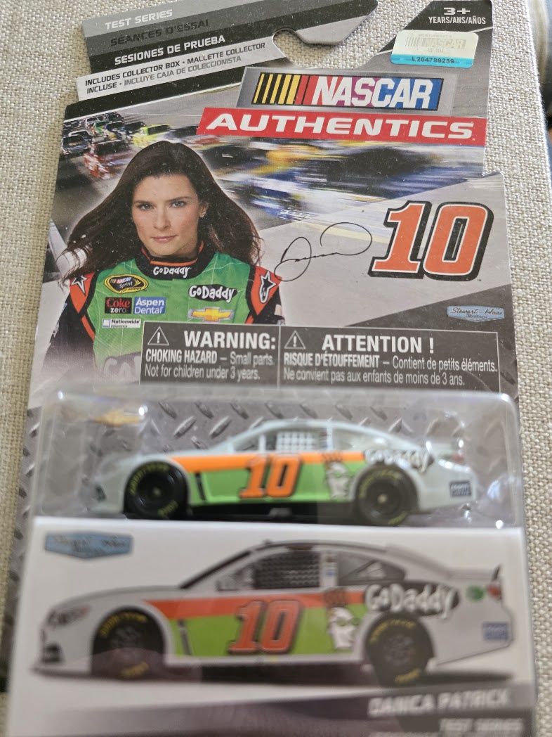 NASCAR Authentics Danica Patrick #10 Test Series 1:64 Go Daddy