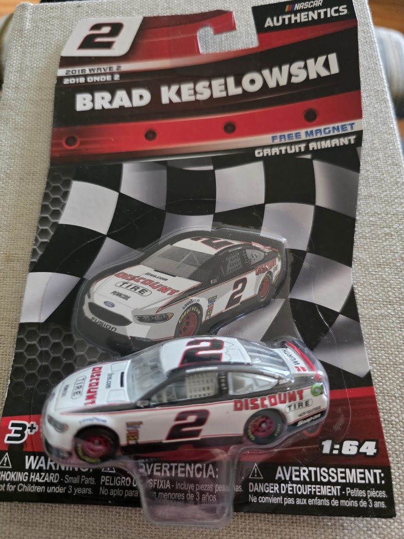 Brad Keselowski #2 Discount Tire 1/64 NASCAR Authentics 2018 Wave 2 Diecast NEW