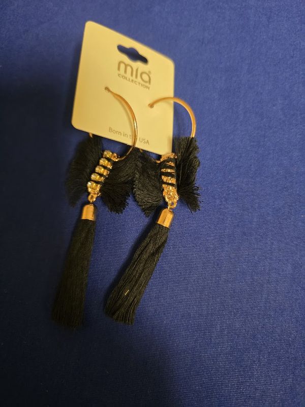 Mia Collection hoop earrings black tassel