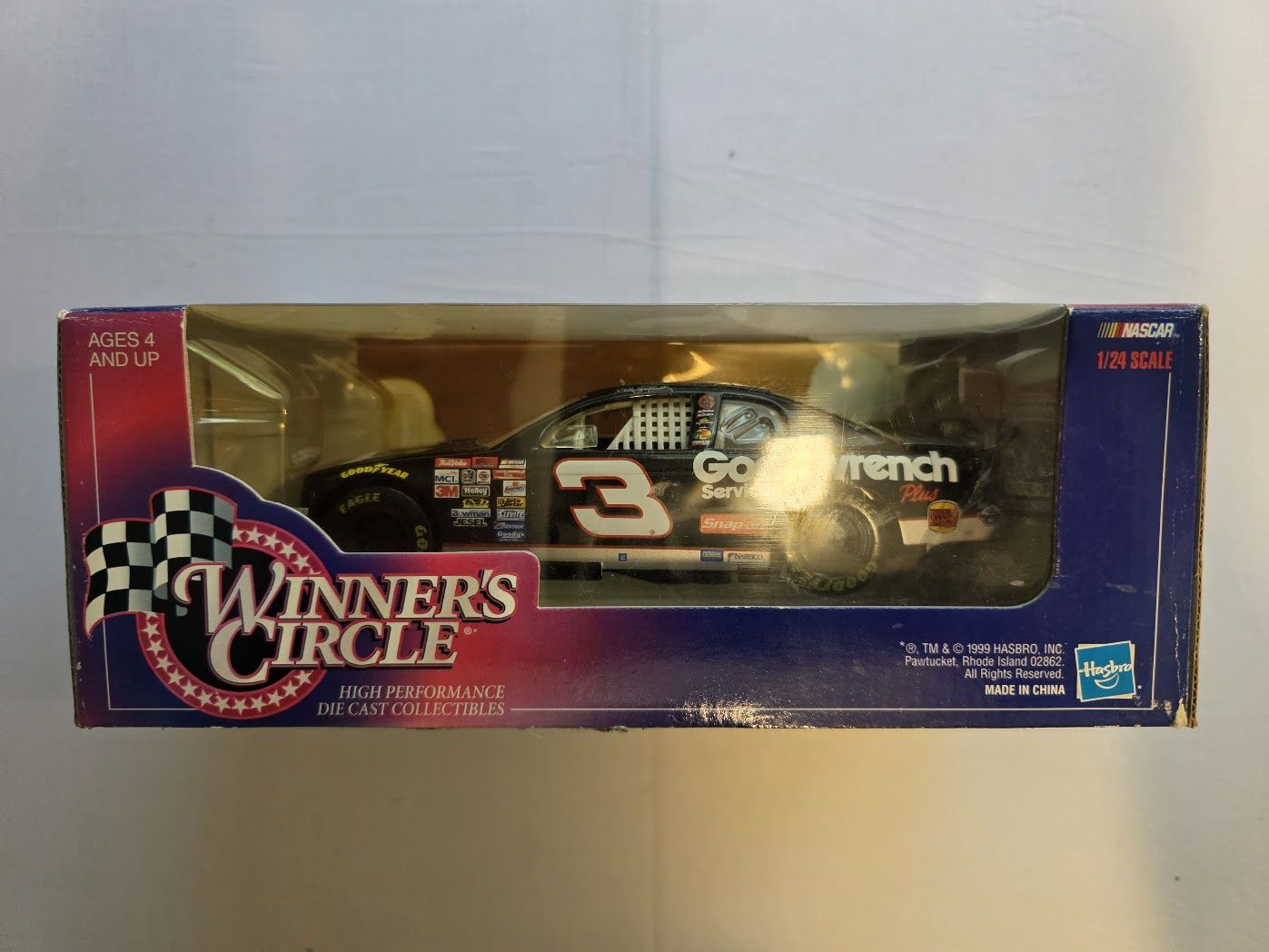 1998 WINNER'S CIRCLE NASCAR 1/24 DALE EARNHARDT GOODWRENCH PLUS 3 CHEVROLET