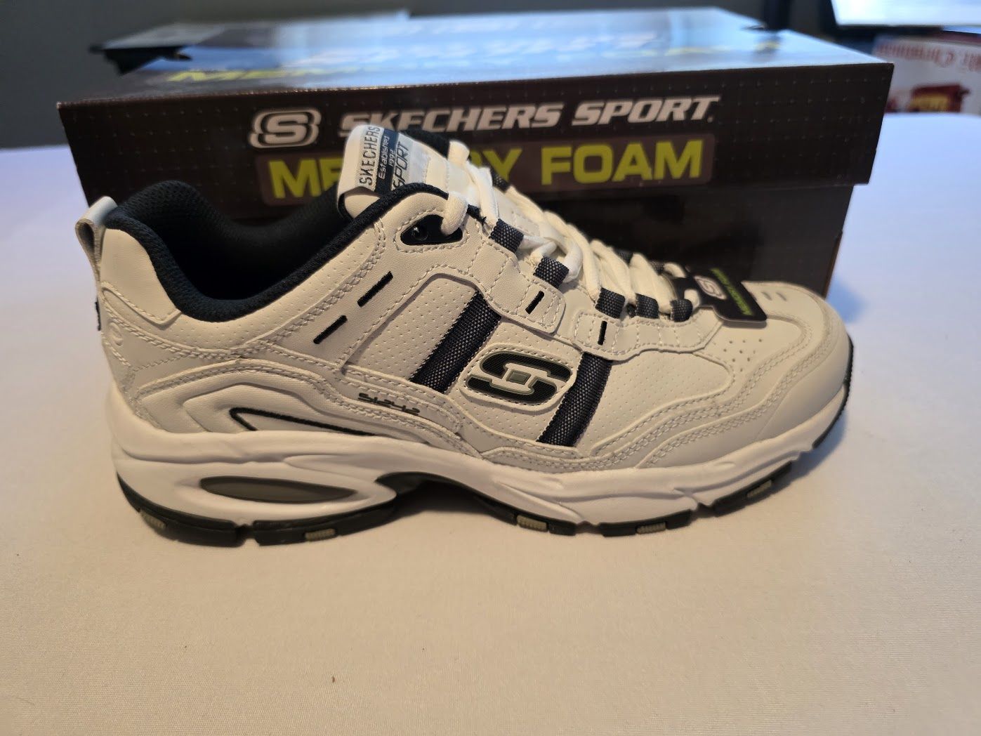 NEW SKECHERS Vigor 2.0 Serpentine 51242EW/WCC White/Charcoal Sz 9