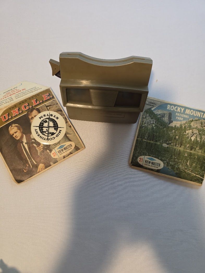 Vintage beige or brown Sawyer's View-Master Model G 3D viewer