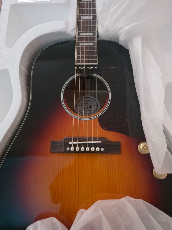 "Chibson" Guitar !!!!