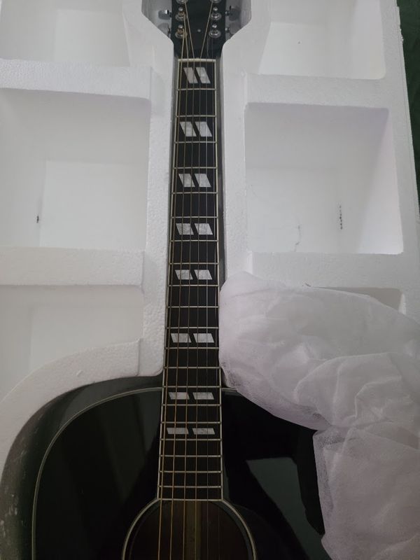 "Chibson" Guitar !!!!!!
