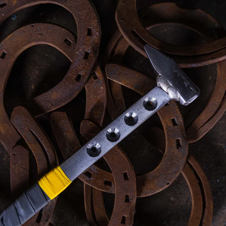 BEANIE STAMP CITY WELDED BLACK AND YELLOW