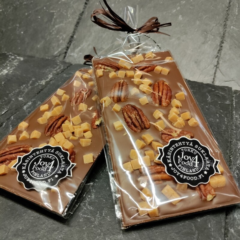Maitosuklaa Pecan nuts Caramel
