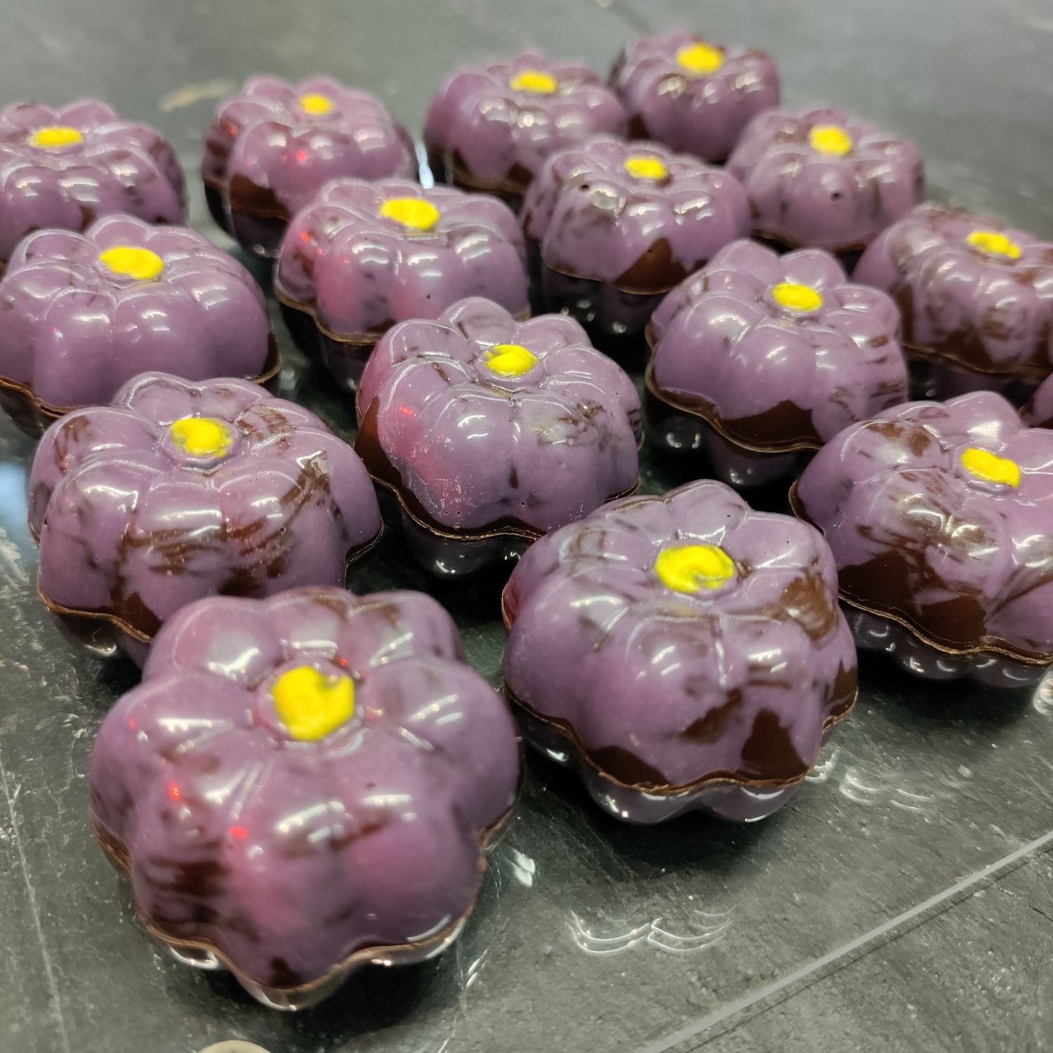 Tumma suklaa kurpitsa ganache (G,L,V)